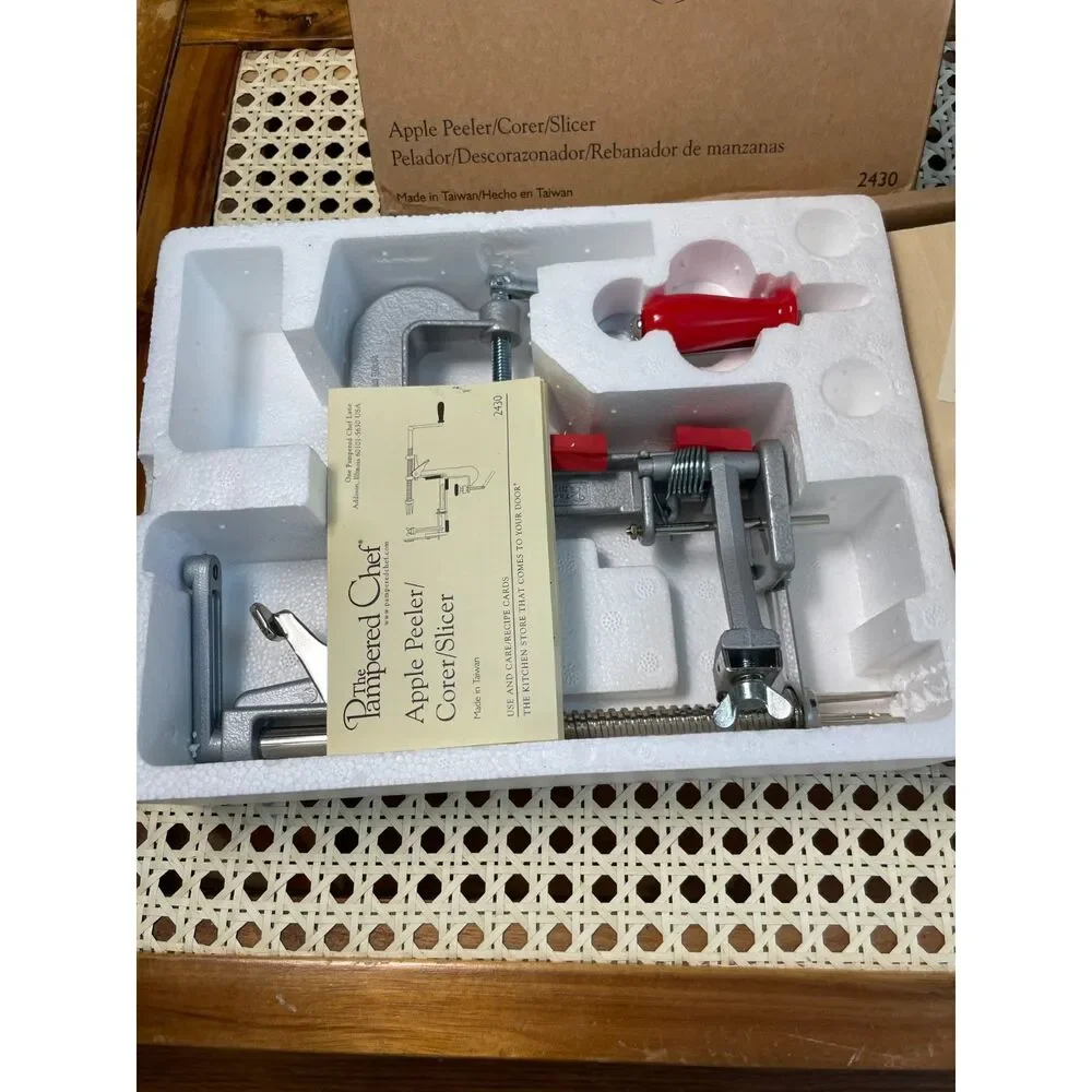 Pampered Chef Apple Peeler Corer Slicer #2430 w/ Wooden Storage Stand  Complete